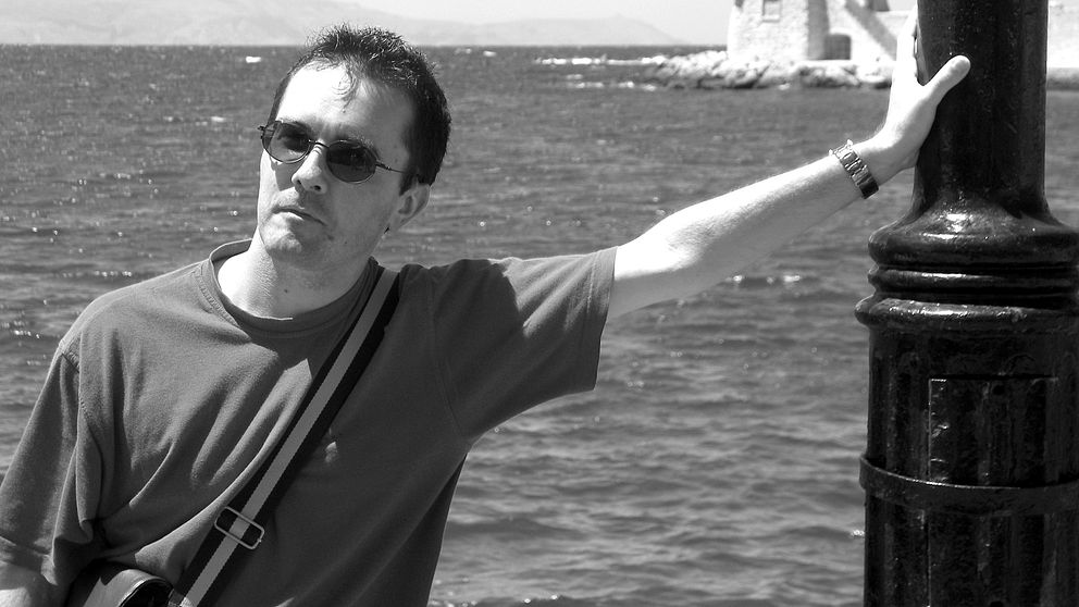 Bilden visar den mördade historie- och geografiläraren Samuel Paty, 47, som attackerades nära sin arbetsplats i franska Conflans Saint-Honorine.
