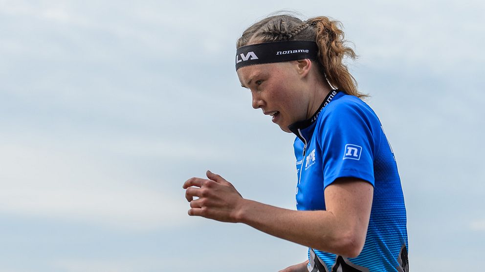 Orienteraren Tove Alexandersson tävlar i traillöpning på Azorerna just nu.