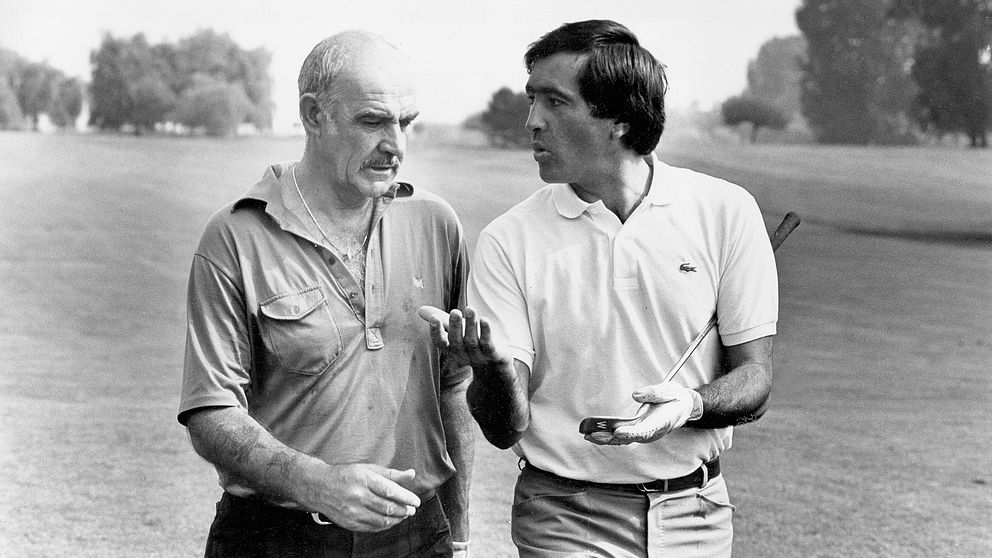 Sean connery tillsammans med den spanske golfstjärnan Severiano Ballesteros under en turnering i Paris 1987.