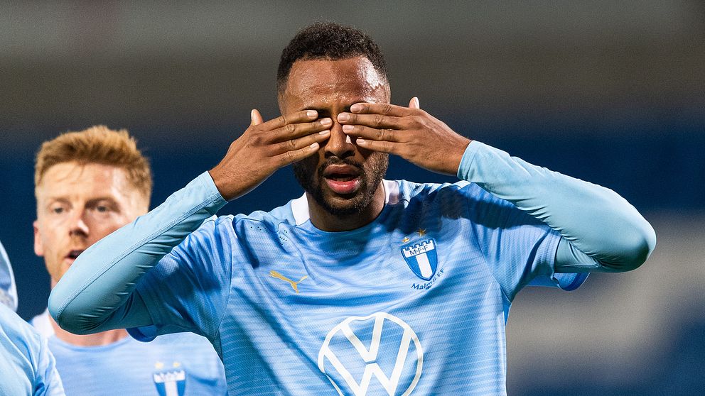 Kiese Thelins målgest efter fullträffen mot Helsingborg