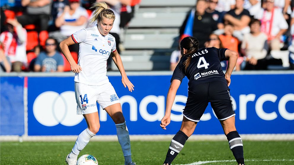 Ada Hegerberg i Lyontröjan.