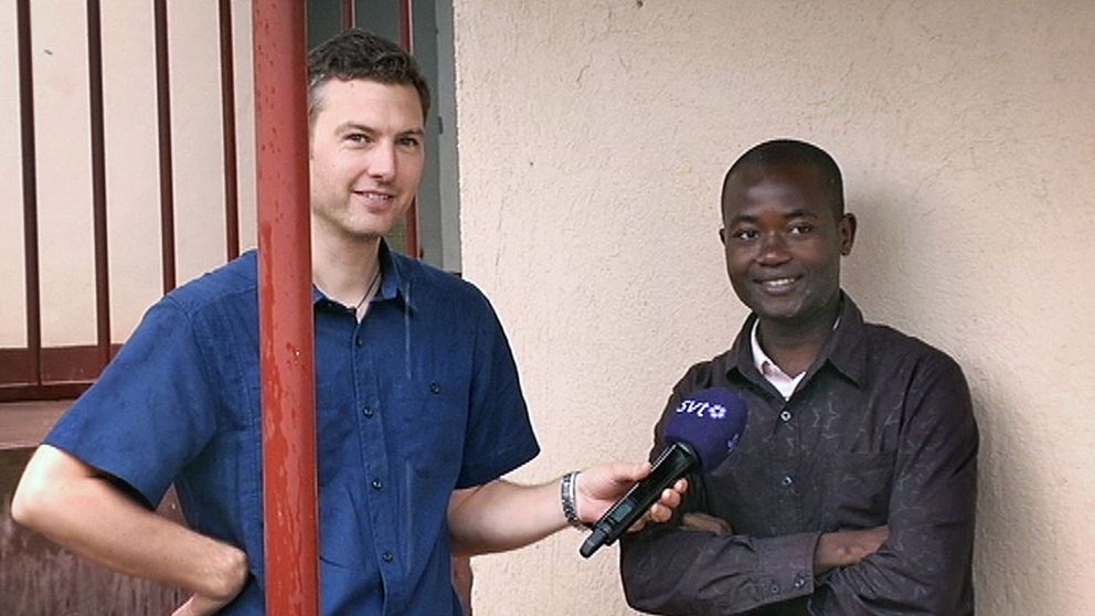 Christoffer Wendick intervjuar Mariannes bror inför beskedet om att få komma till Sverige.