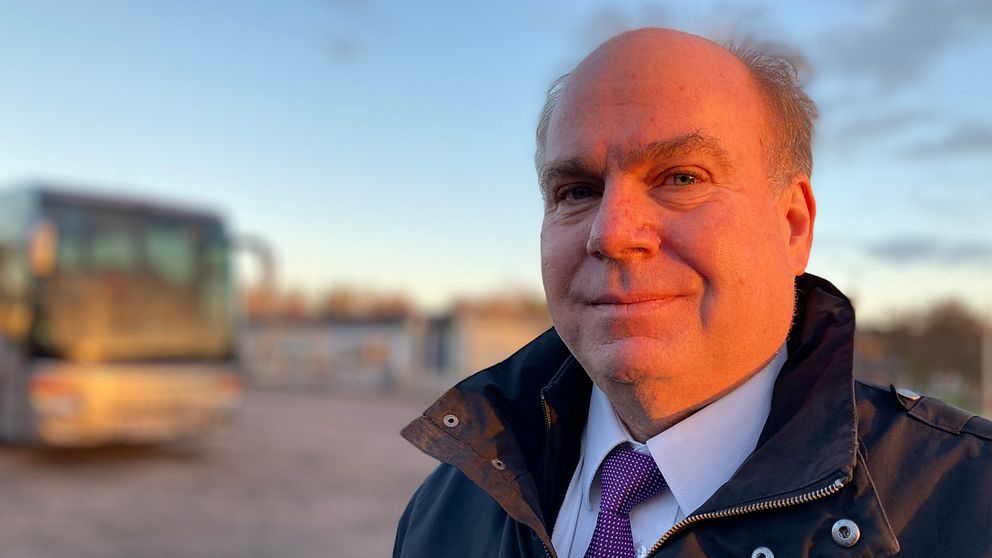 Mikael Nilsson, vd för Tjörnarpsbuss och ordförande i Skånes bussföretag, berättar att bokningarna ökade under 2019 och början av 2020 – sen kom coronapandemin.