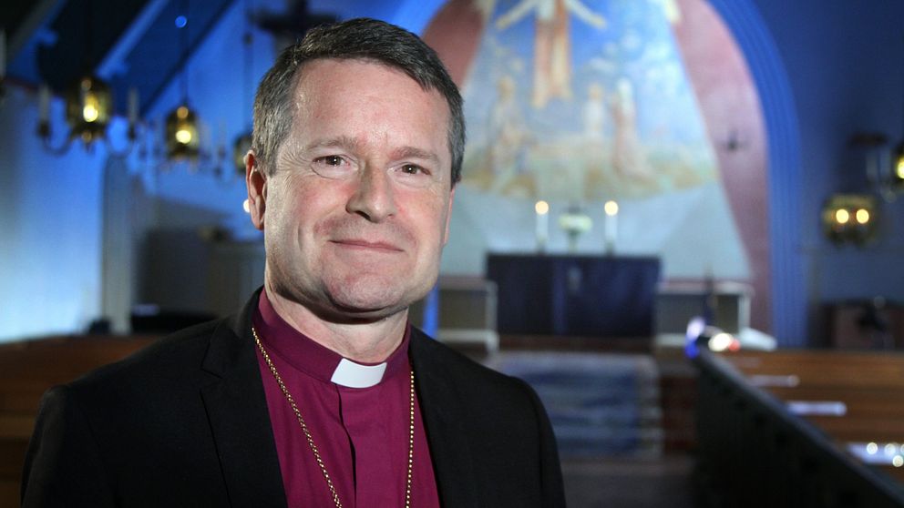 Biskopen i Karlstads stift, Sören Dalevi leder två av Helgmålsringningarna i SVT under advent 2020.