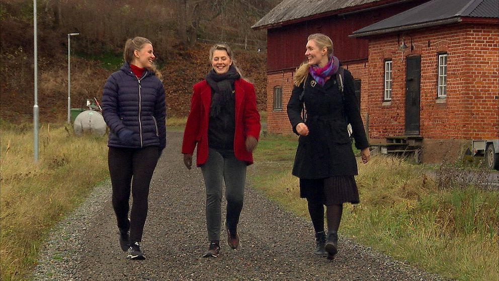 The Hebbe Sisters  går på grusväg