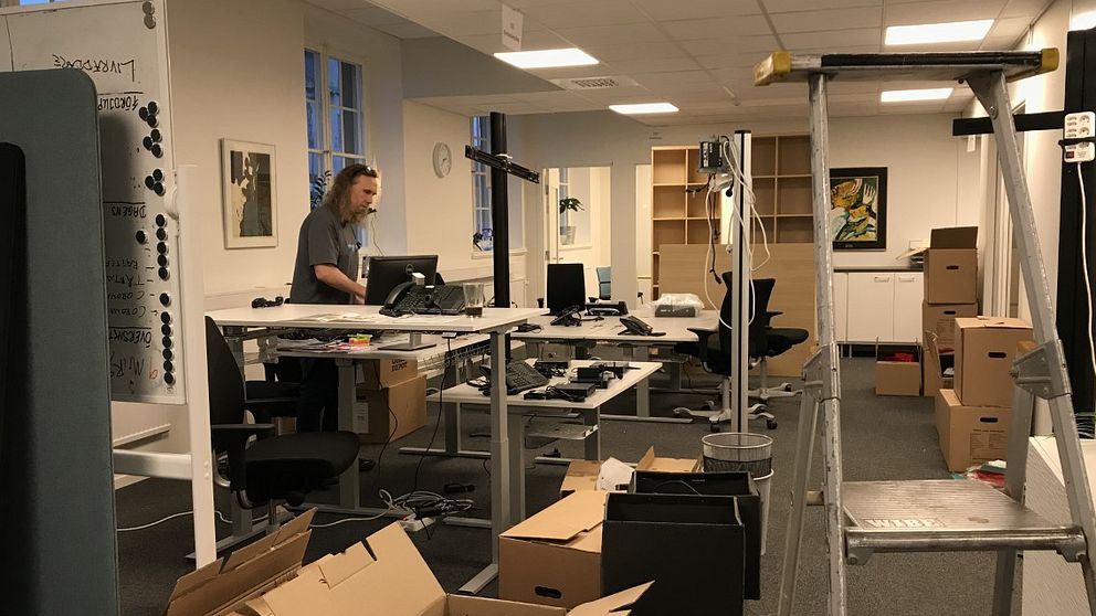 SVT Nyheter Örebros nya kontor, än så länge i en enda röra.