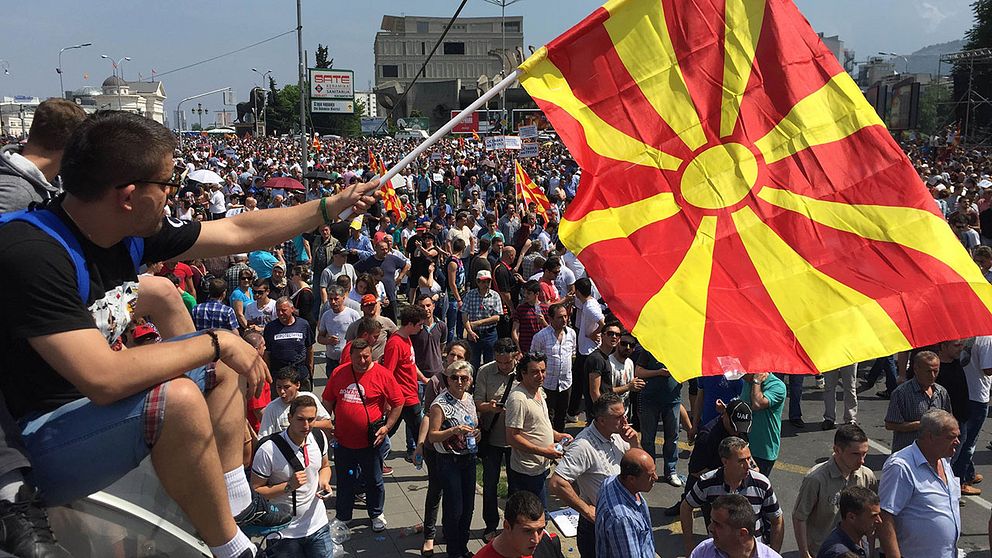 Över tiotusen demonstrerade i Makedoniens huvudstad Skopje.