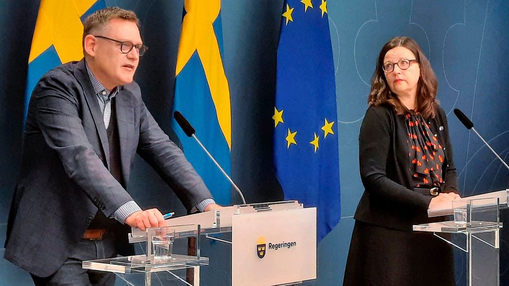 Skolverkets generaldirektör Peter Fredriksson och utbildningsminister Anna Ekström (S).