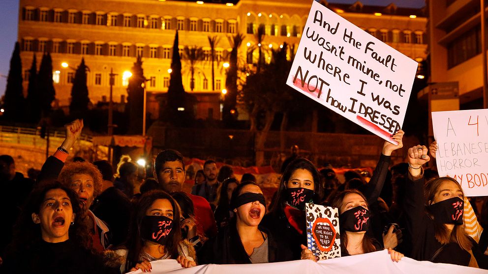 Kvinnor i Libanon protesterar mot sexuella trakasserier.