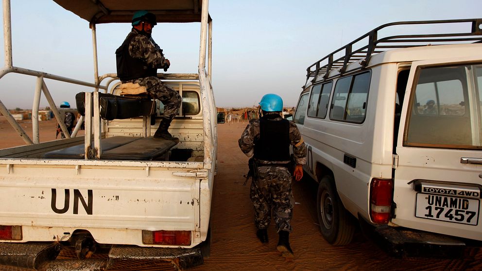 FN-trupper vid flyktinglägret Abou Shouk i norra Darfur.