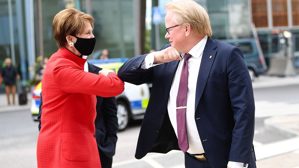 försvarsminister Peter Hultqvist på Barbara M Barett