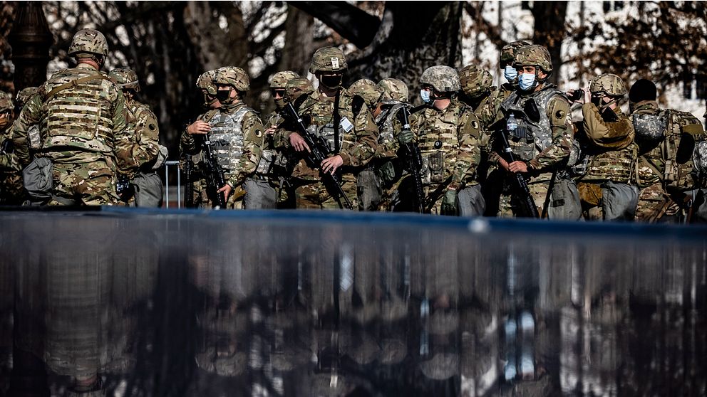 Nationalgardet förbereder sig på våldsamheter vid Capitolium.