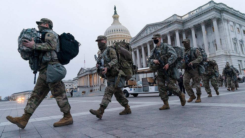 Soldater ur nationalgardet vid Kapitolium i Washington DC.