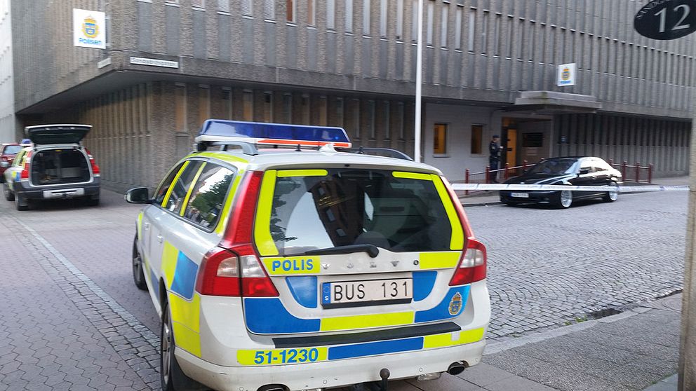 Det var skottlossning utanför polisstationen i Borås.
