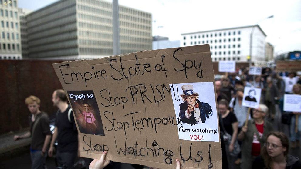 Protest 2013 mot BND:s och NSA:s då kända samarbete utanför BND:s högkvarter i Berlin