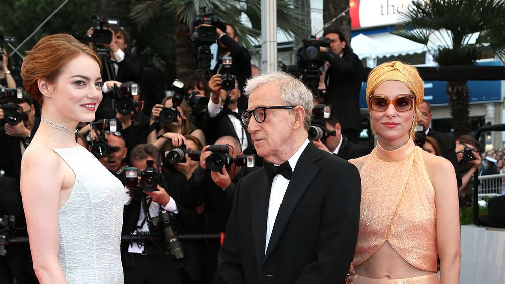 Regissören Woody Allen drar upp statistiken. Unga kvinnor, som här Emma Stone, inleder ofta förhållanden med äldre män i Allens filmer.