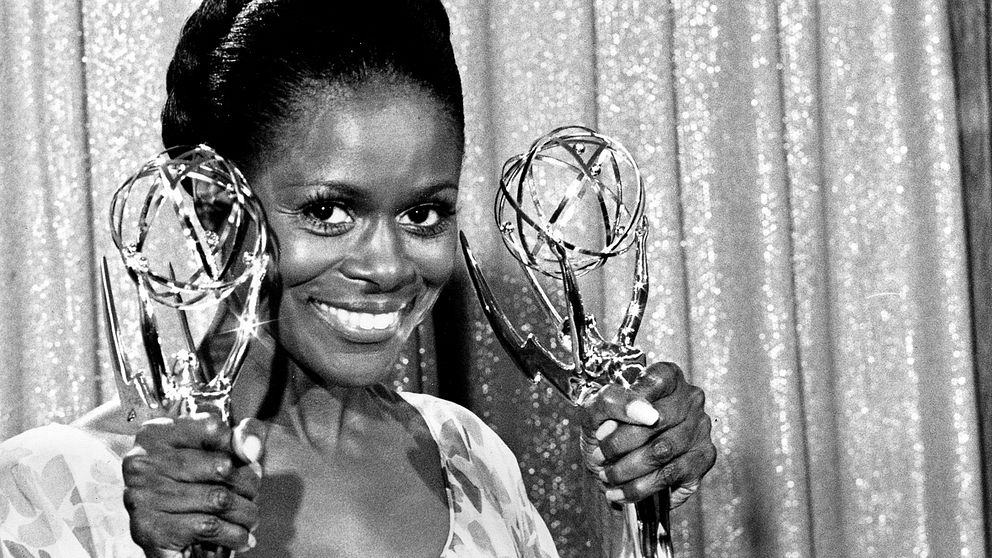 Cicely Tyson efter att hon tilldelats en Emmy för sin roll i ”The Autobiography of Miss Jane Pittman” 1974.