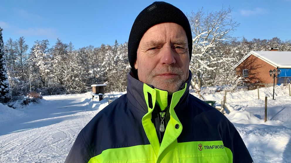 Einar Schuch, regional direktör på Trafikverket, i varseljacka ute i snön