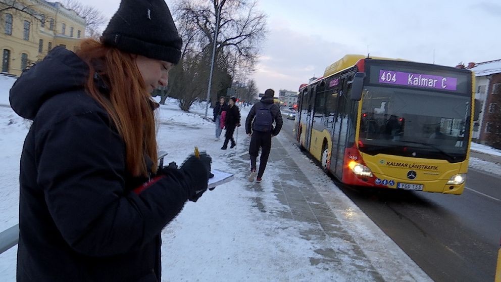 Ungefär var femte av de bussresenärer som SVT Nyheter Småland räknade under morgonrusningen hade munskydd på sig.