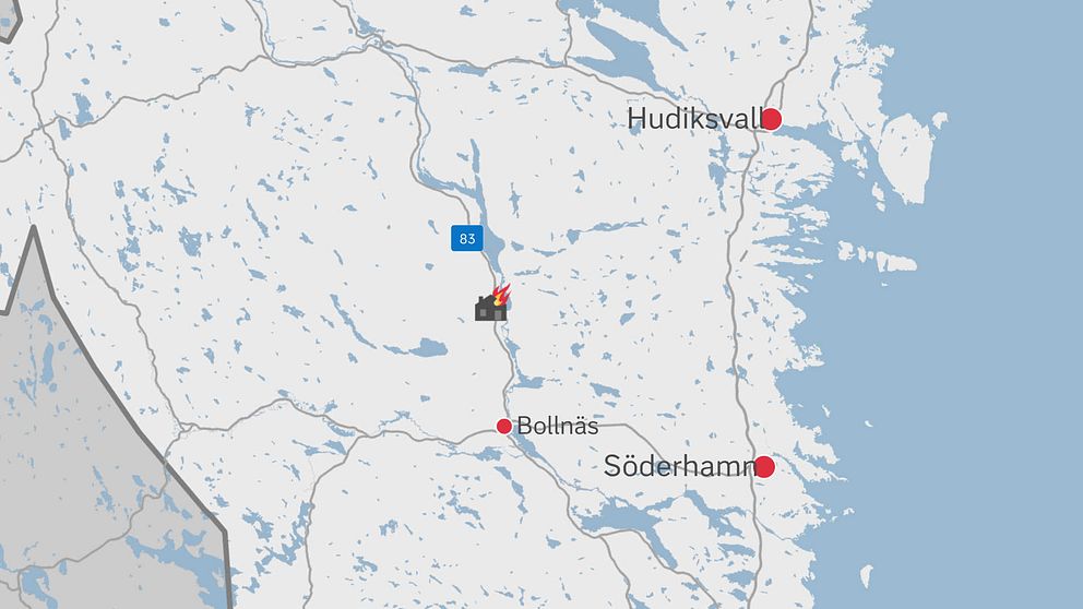 En karta över delar av Gävleborg där platsen för branden är markerad med en symbol för ett brinnande hus.