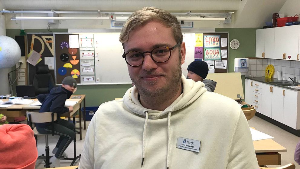Lärarstudenten Joel Masseck studerar vid Högskolan Kristianstad och jobbar på Saxemaraskolan utanför hemorten Ronneby.