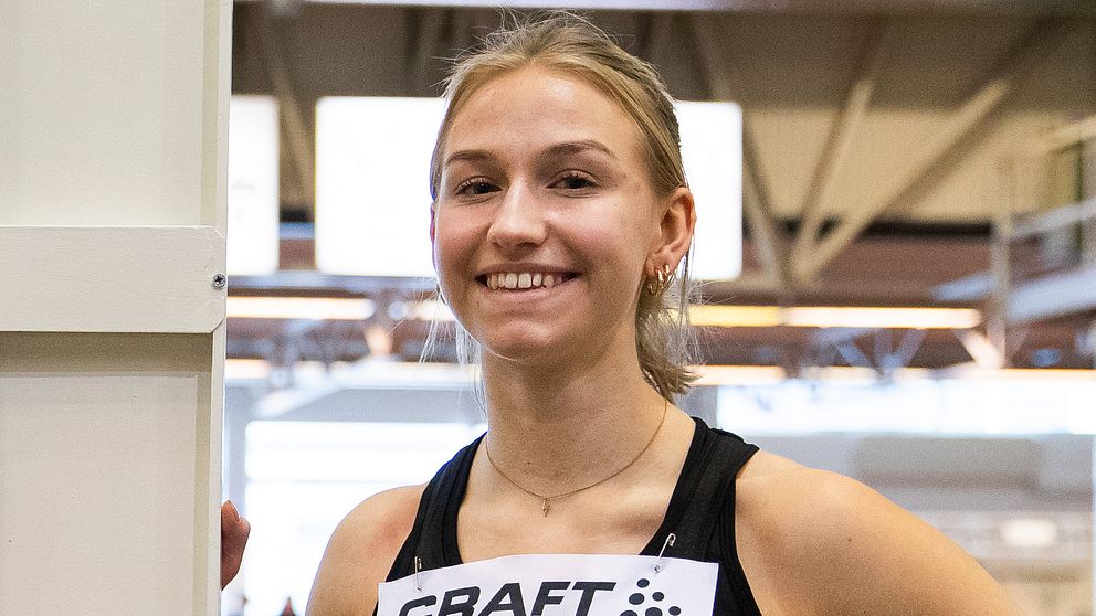 Maja Åskag, Råby-Rekarne FIF, jublar efter att hon slagit svenskt juniorrekord i tresteg under Inomhus-SM i Friidrott den 21 februari 2021 i Malmö.