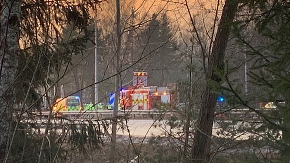 Olyckan inträffade på E18 vid Bergmotet i Karlstad under måndagseftermiddagen.