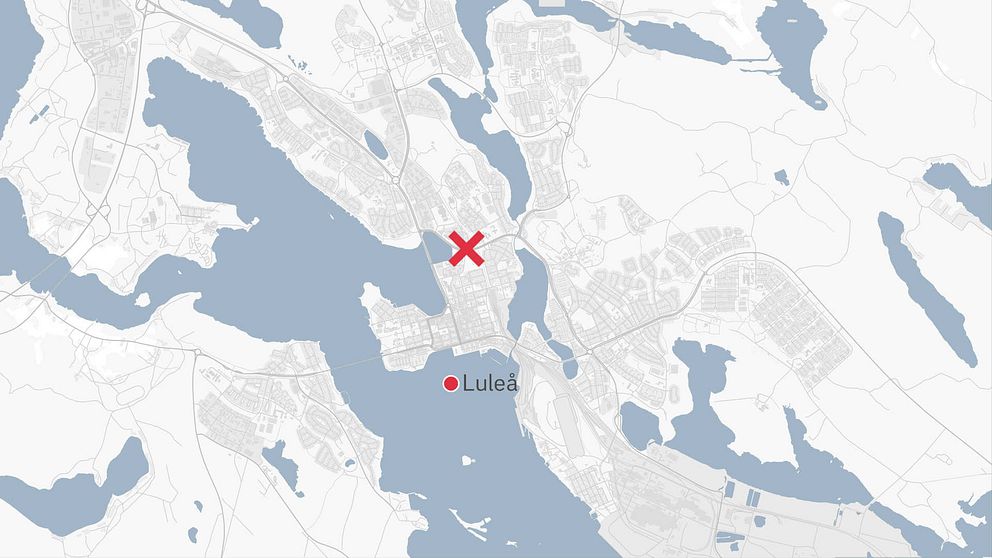 En karta över Luleå där olycksplatsen är markerad med ett rött kryss.