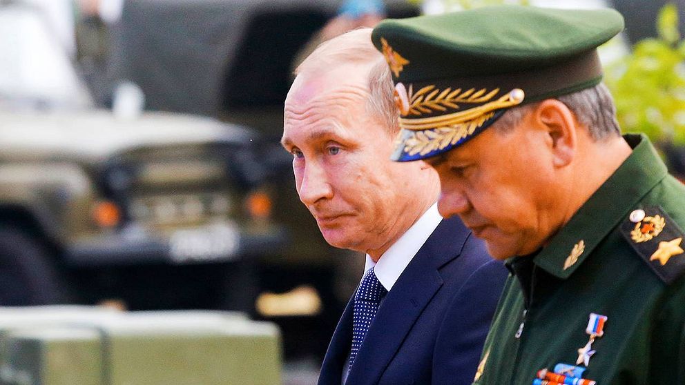 Vladimir Putin vid vapenmässan under tisdagen.