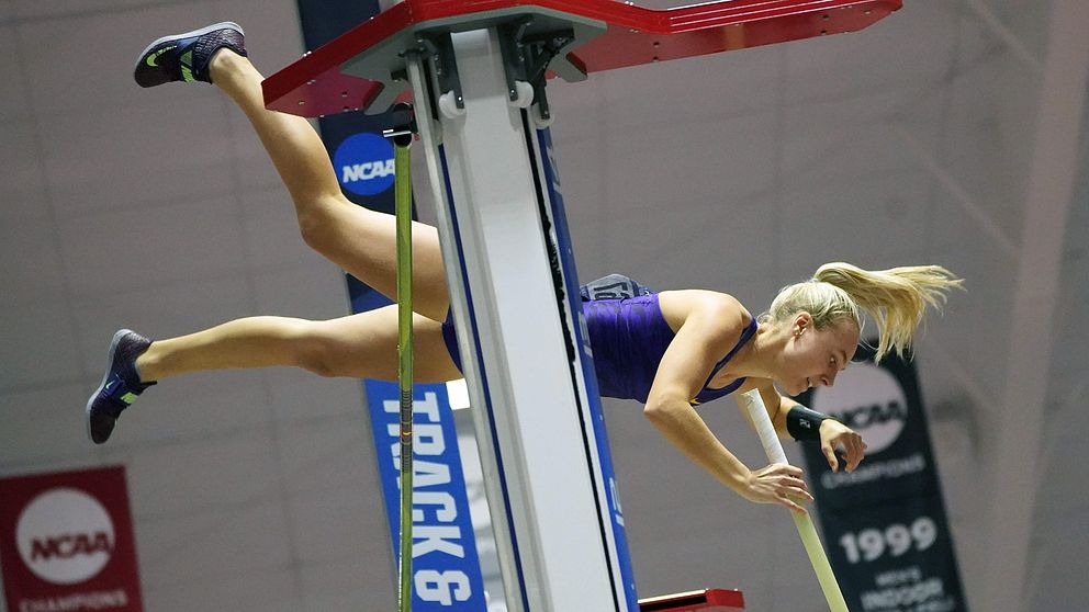 Lisa Gunnarsson under de amerikanska universitetsmästerskapen i Arkansas i natt.