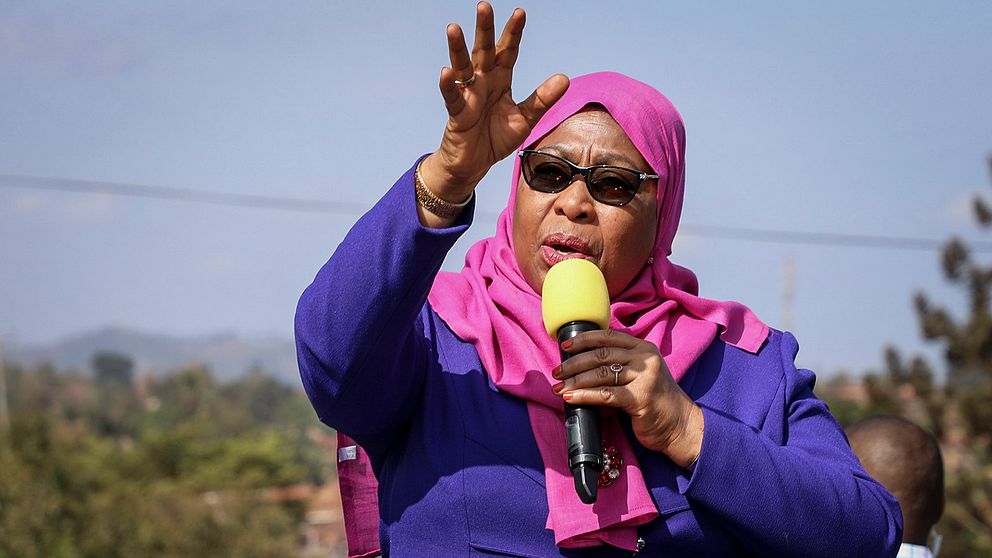 Tanzanias vicepresident Samia Suluhu Hassan under ett tal utomhus tidigare i veckan.