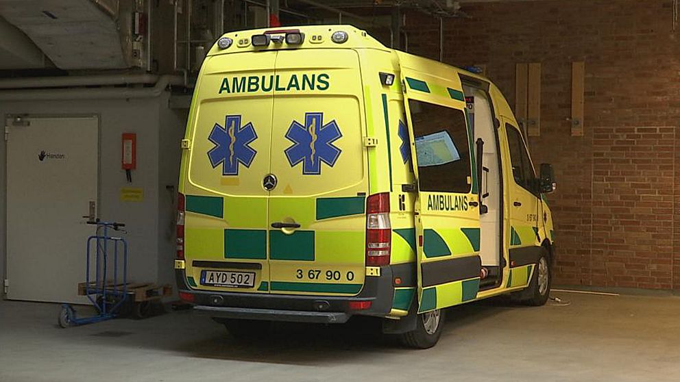 Stölden ur ambulansen inträffade inne i centrallasarettets ambulansintag där fordonet stod parkerat.