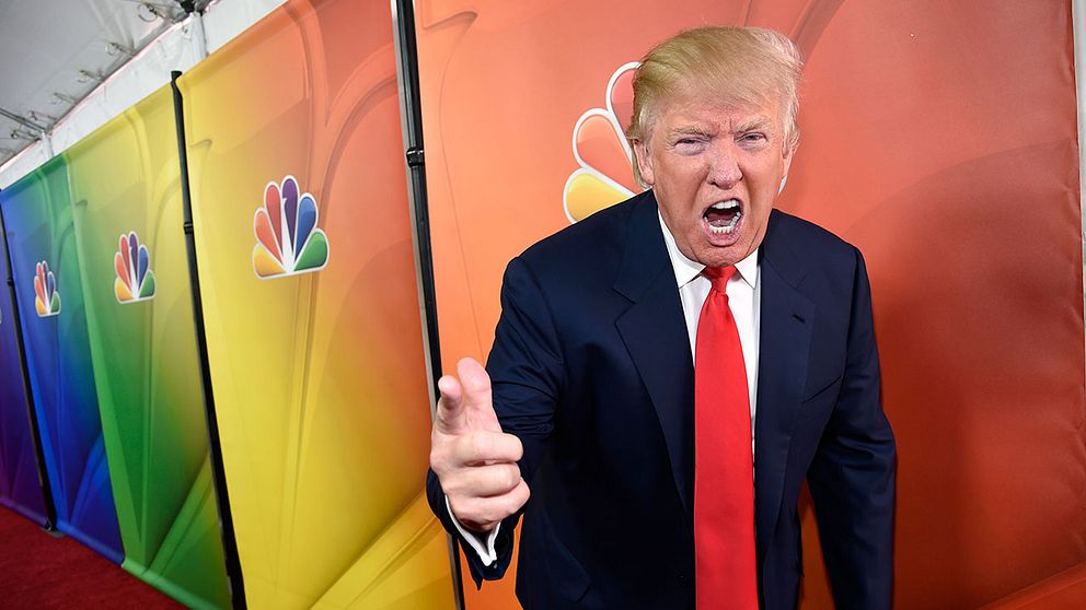 Donald Trump får inte stanna kvar på NBC efter hans uttalanden om mexikanska immigranter i USA.