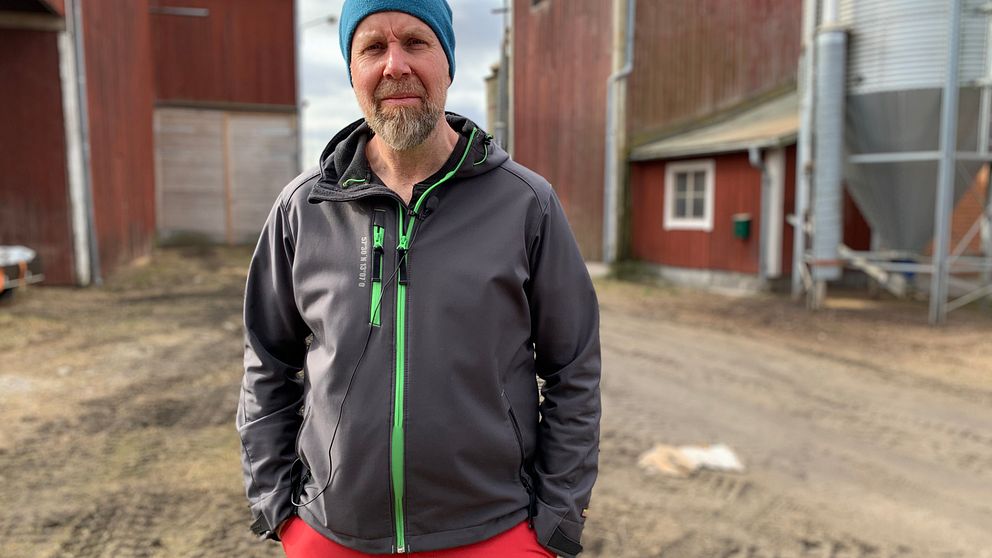 Äggproducenten Johan Rudolphi i Delsbo oroas för fågelinfluensan | SVT ...