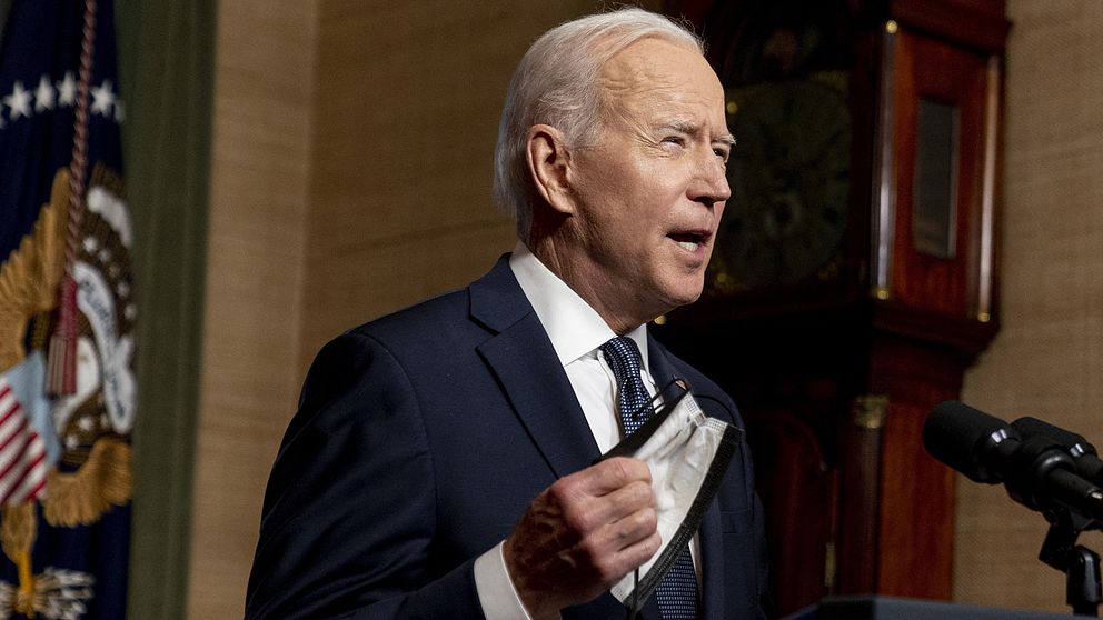 Joe Biden inför sanktioner mot Ryssland