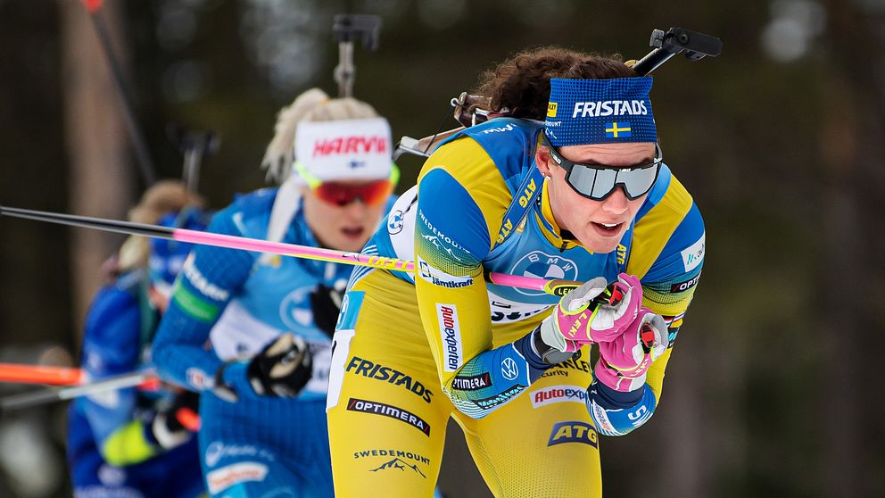 Hanna Öberg under en världscuptävling i skidskytte.