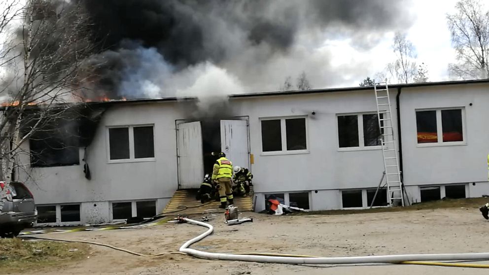 Branden i Rydöbruk orsakade kraftig rökutveckling.