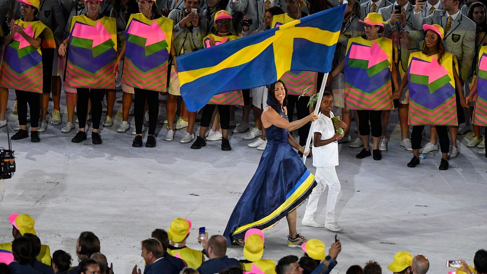 Arkivbild. Therese Alshammar fick äran att bära den svenska fanan i Rio de Janeiro, 2016.