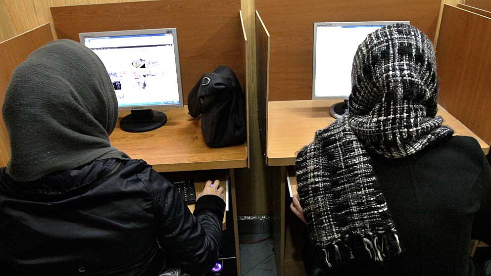 Internetanvändare på ett café i Teheran.
