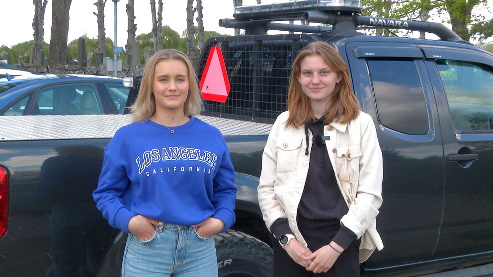 Moa Kvarnsten och Hanna Persson framför EPA-pickup