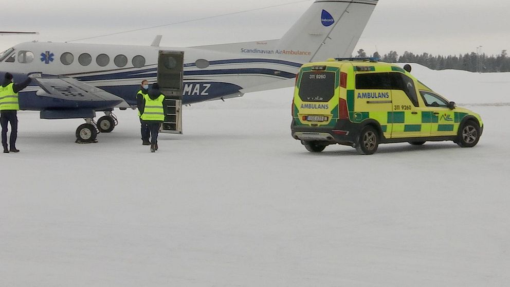 Arkivbild ambulansflyg (vinter)