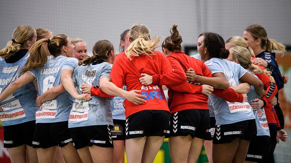 Höör firar efter segern med 30-28.