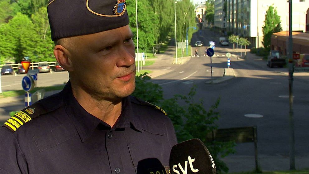 Polischef Jonas WendelI berättar om hur en ny lag skulle kunna se ut och hur stor effekt en bot får, när passagerarna i bilen delar på beloppet.