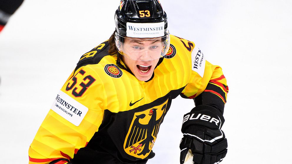 Tysklands Moritz Seider siktar på att ta en ordinarie tröja i Detroit i NHL nästa säsong.