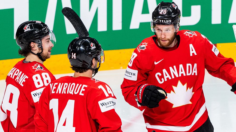 Connor Brown, längst till höger, tillsammans med kedjekamraterna Andrew Mangiapane och Adam Henrique.