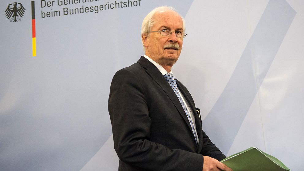 Tysklands högste åklagare Harald Range har fått sparken efter att han inlett en utredning mot två granskande journalister.