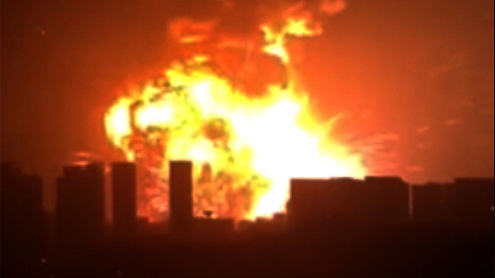 Flera kraftiga explosioner har inträffat i Tianjin i Kina.