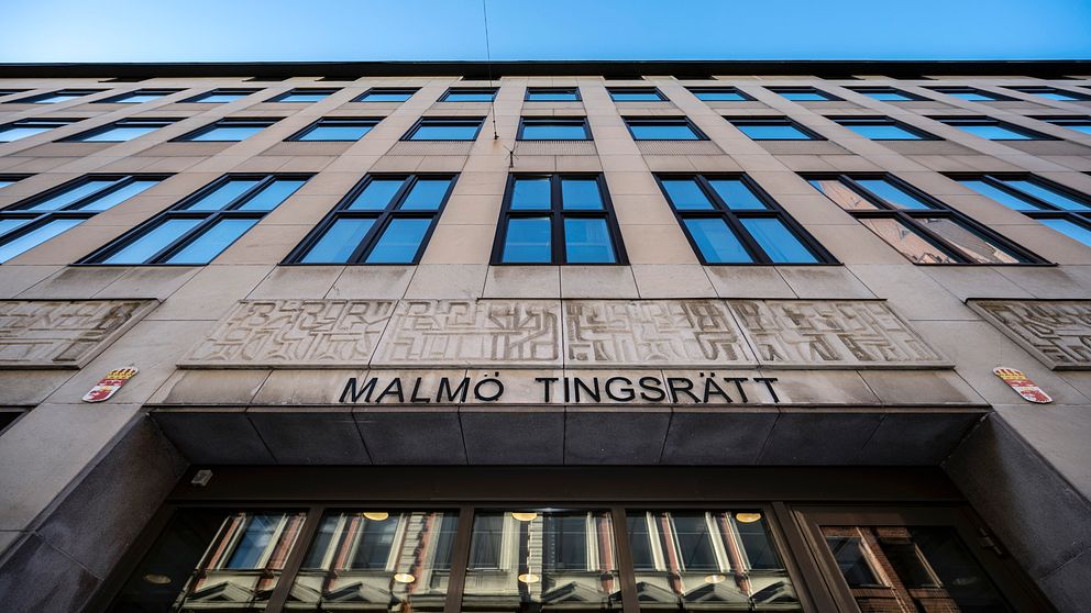 Bild på Malmö Tingsrötts fasad.