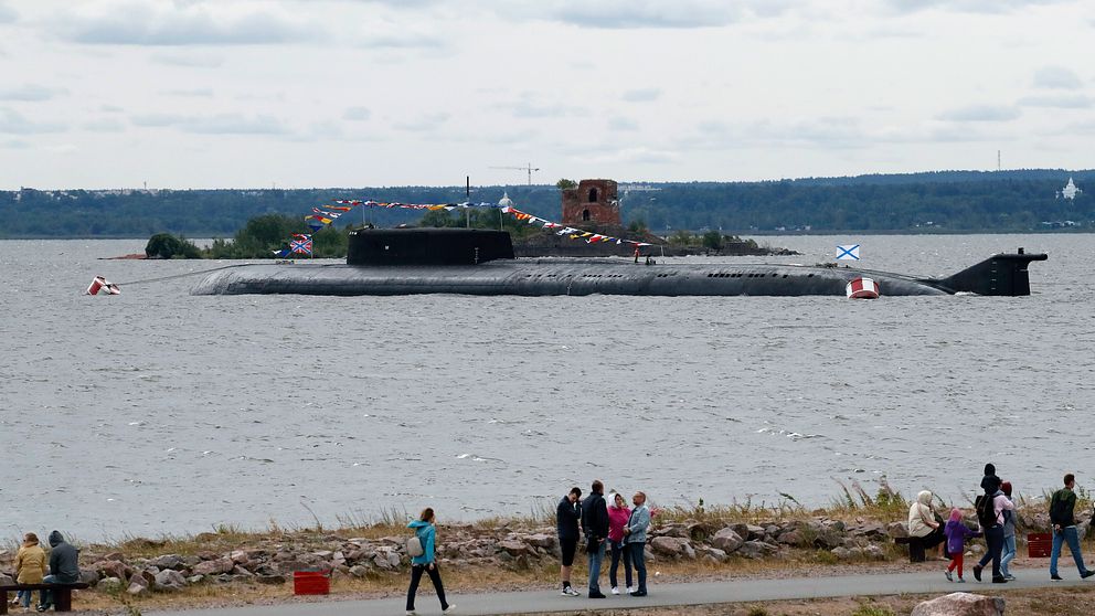 Ryska atomubåten K-266 Orel vid marinbasen Kronstadt i Finska viken i Östersjön.
