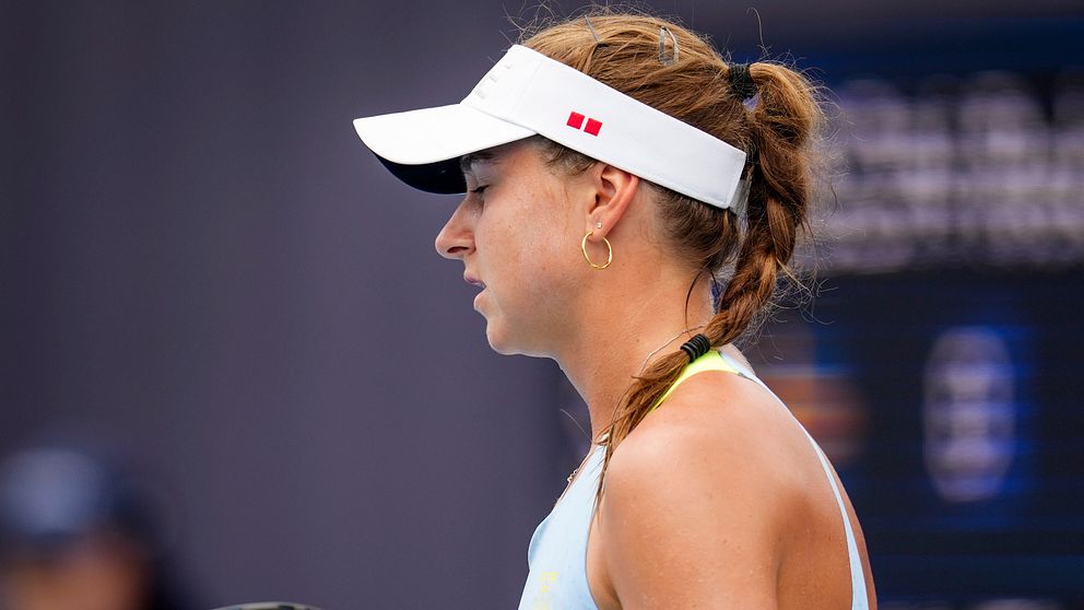 Sveriges Rebecca Peterson under matchen mot Elena Rybakina, Kazakstan, under tredje omgången av damernas tennis under sommar-OS i Tokyo.